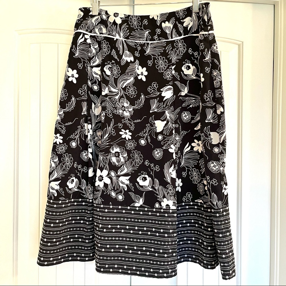 Preview Floral Skirt Size 8
